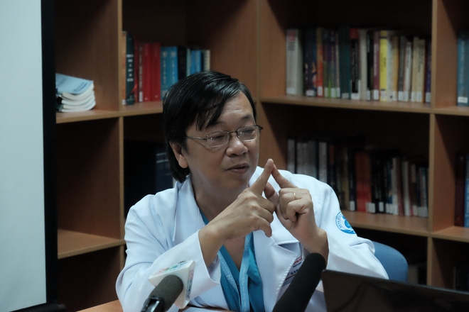 Khó tin: Bé gái 13 tuổi liên tục kêu thét, không thể đi vệ sinh trong suốt 6 tháng trời vì căn bệnh kỳ lạ - Ảnh 4.