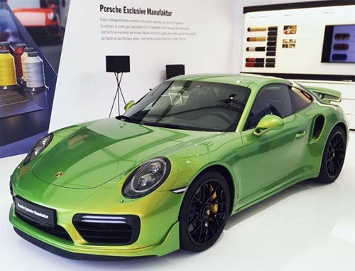 mau-son-cua-porsche-911-gia-gan-100000-usd