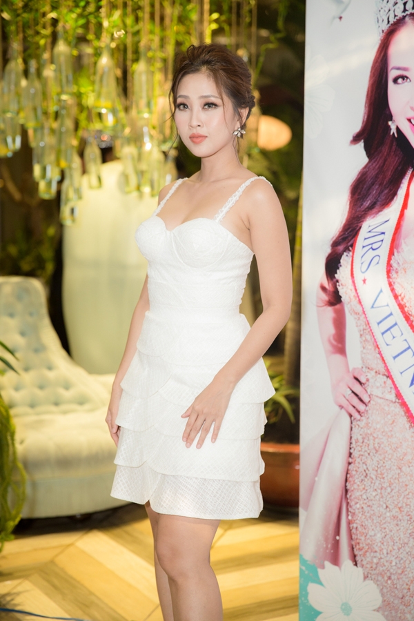 truong-quynh-anh-mac-sexy-do-nhan-sac-voi-nguoi-dep-bao-ngoc-5