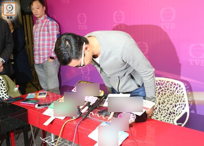 MC noi tieng TVB bi sa thai vi lo anh ngoai tinh voi phu nu co chong hinh anh 2