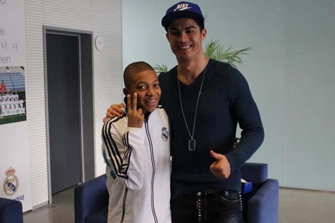 Ronaldo rời Real 227 triệu euro: Vượt Neymar, đến Monaco làm phò mã? - 2