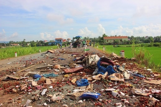 tai nan 5 nguoi chet: nan nhan nho lai khoanh khac vang ra khoi xe hinh anh 1