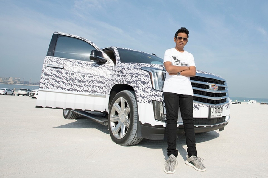 Thieu gia Dubai 15 tuoi ngap trong hang hieu, nuoi 400 dong vat hinh anh 1