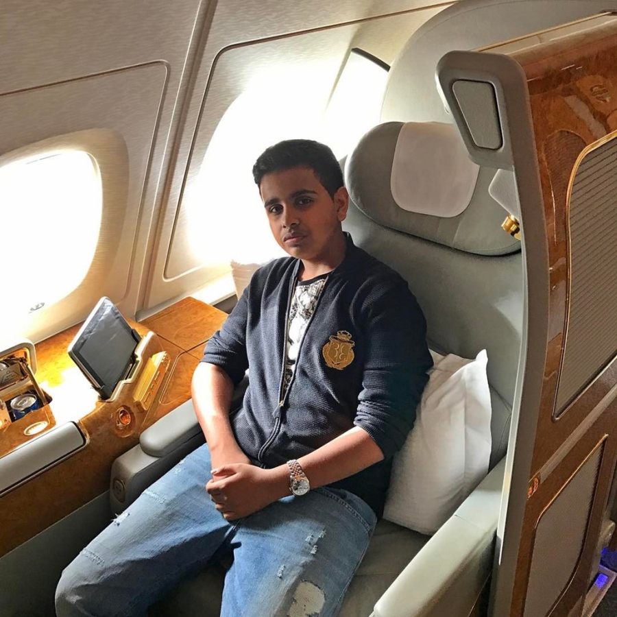 Thieu gia Dubai 15 tuoi ngap trong hang hieu, nuoi 400 dong vat hinh anh 12