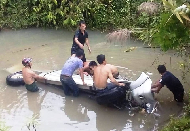 Truy tang bang khen cho can bo giao thong tu nan trong bao so 2 hinh anh 1