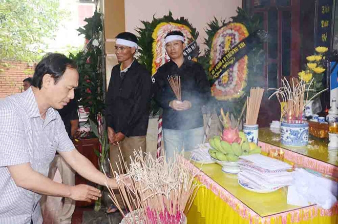Truy tang bang khen cho can bo giao thong tu nan trong bao so 2 hinh anh 2