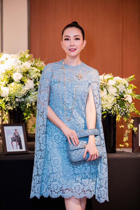 linh-nga-dien-set-do-hieu-gan-150-trieu-dong-di-event-1
