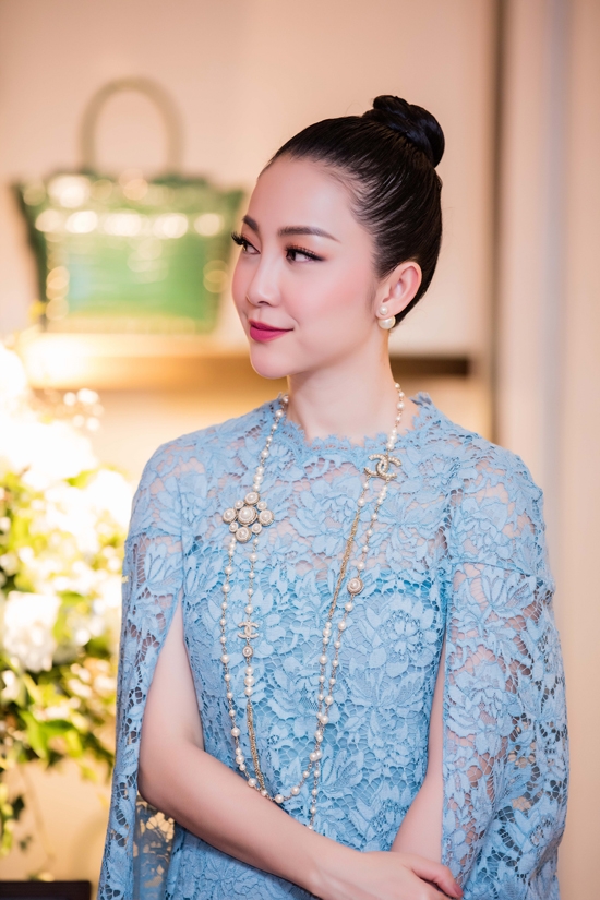 linh-nga-dien-set-do-hieu-gan-150-trieu-dong-di-event-2