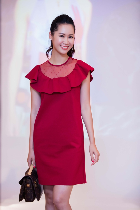 linh-nga-dien-set-do-hieu-gan-150-trieu-dong-di-event-4