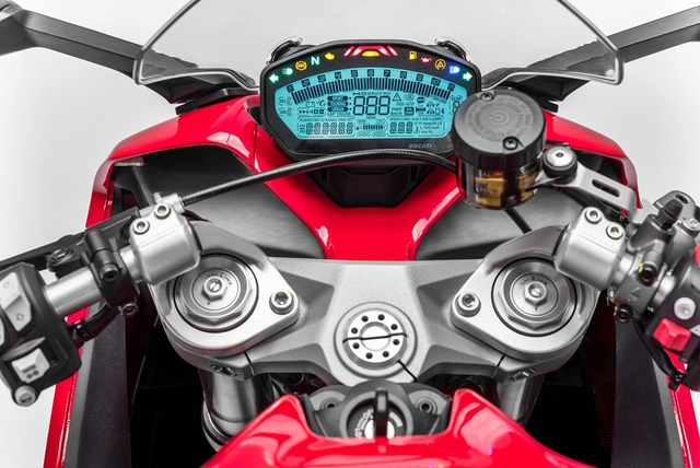 Mô tô thể thao Ducati SuperSport 2017 cập bến Đông Nam Á với giá 382 triệu Đồng - Ảnh 7.