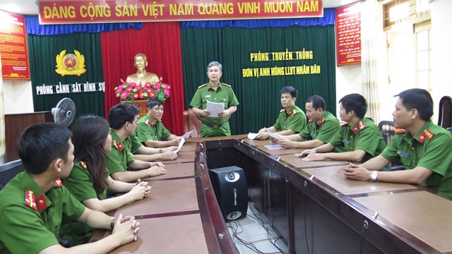 Đại tá Lê Hồng Thắng, Trưởng phòng CSHS Công an TP Hải Phòng trong một cuộc họp chỉ đạo án.