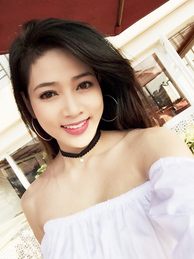 Cô từng tham gia đóng phim Mưa bóng mây của đạo diễn Trọng Trinh (đã lên sóng vào năm 2014), phim hài Làng ế vợ,... và một số clip hài.