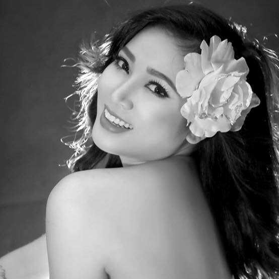 Sinh ra và lớn lên tại vùng quê nghèo ở Nghệ An, cô xuất thân trong gia đình khó khăn, phải kiếm sống ngay từ nhỏ bằng những công việc như mò cua, bắt ốc để kiếm thêm bữa ăn. Sau này học cấp 3 rồi ra Hà Nội sống, cô phải đi rửa bát, làm thêm để có tiền đi học khoá đào tạo diễn viên nhưng cuối cùng cô đành bỏ dở giữa chừng vì điều kiện kinh tế. 