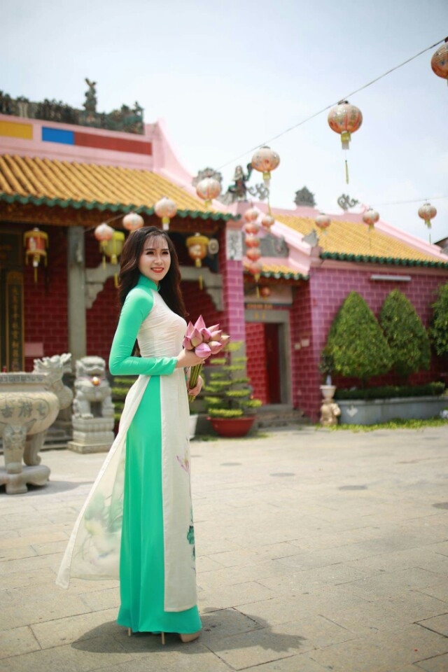 Tham gia cuộc thi cô đặt quyết tâm vào top 5 để được mọi người biết đến, có điều kiện để san sẻ cho những mãnh đời khó khăn thiếu may mắn trong cuộc sống, chăm lo đầy đủ hơn cho ba mẹ.