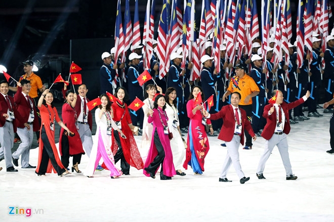 Khai mac SEA Games 29: Co Viet Nam tung bay tren san Bukit Jalil hinh anh 4