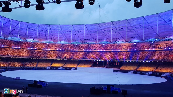 Khai mac SEA Games 29: Mua lon nhu trut nuoc len nghe si hinh anh 2