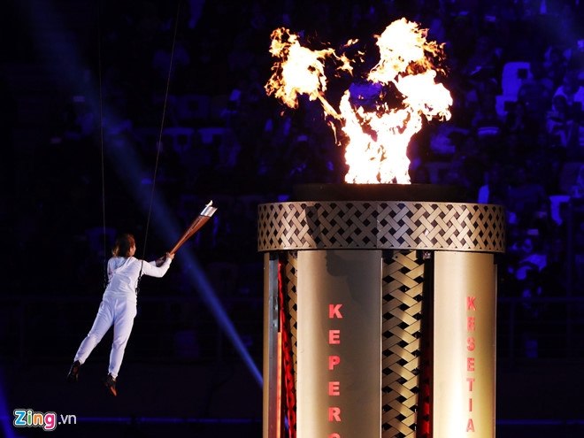 Man phao hoa doc dao va hoanh trang o le khai mac SEA Games 29 hinh anh 3