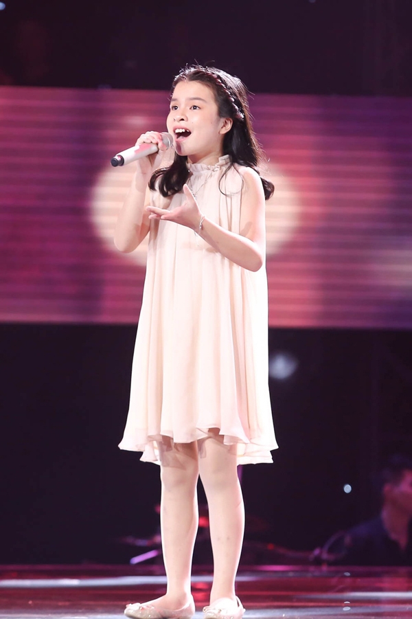 co-be-xinh-nhu-thien-than-doc-rap-khien-6