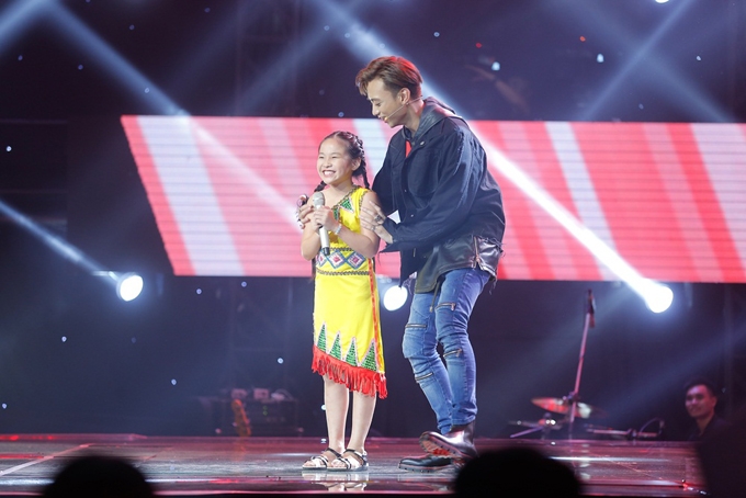 co-be-xinh-nhu-thien-than-doc-rap-khien-14