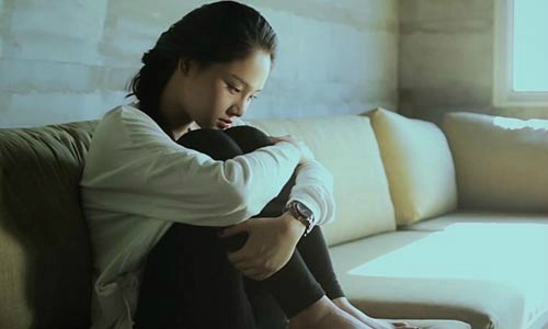 Tôi trút hết bực dọc lên con khi bị áp lực ăn bám chồng