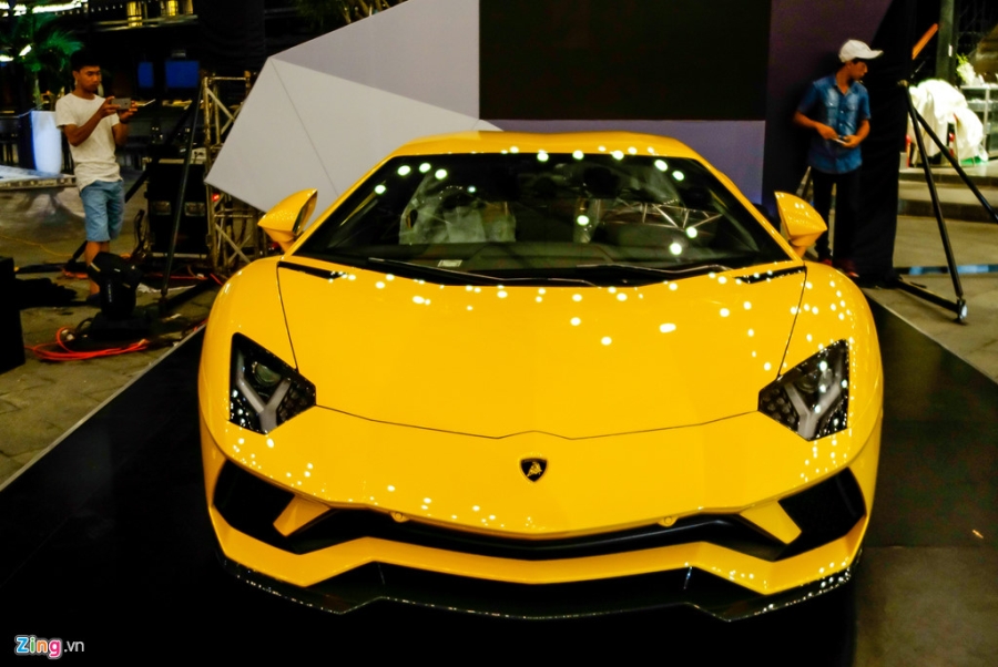 Lamborghini Aventador S doc nhat VN ve tay dai gia Sai Gon hinh anh 4