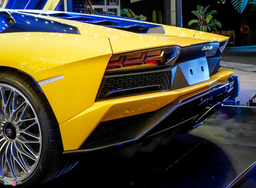 Lamborghini Aventador S doc nhat VN ve tay dai gia Sai Gon hinh anh 7
