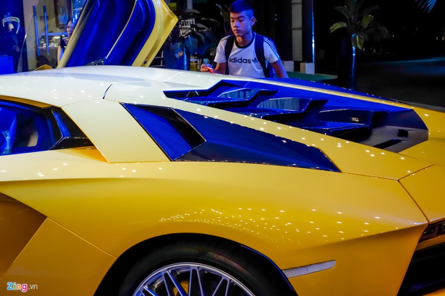 Lamborghini Aventador S doc nhat VN ve tay dai gia Sai Gon hinh anh 11