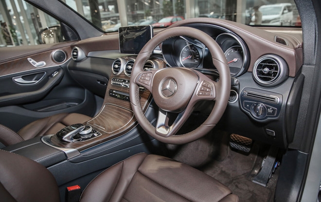 Mercedes-Benz GLC 200 co gia gan 1,6 ty dong o Malaysia hinh anh 7