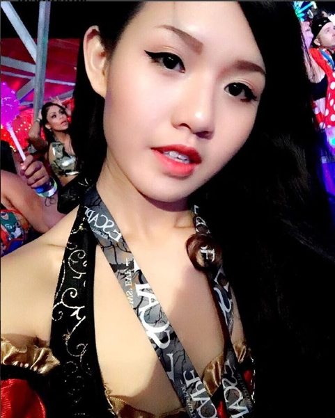 Ngắm mỏi mắt đồ hiệu, xế sang, kim cương tiền tỉ, lại còn được chồng đại gia cưng chiều của kiều nữ buôn xe - Ảnh 33.