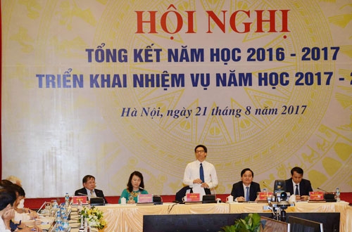 nhieu-cu-nhan-su-pham-phai-mai-phuc-de-duoc-vao-bien-che