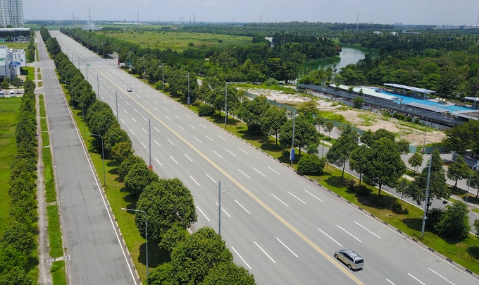Biệt thự, nhà phố tiền tỷ bỏ hoang ở thành phố mới Bình Dương