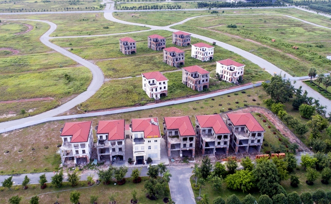 Biệt thự, nhà phố tiền tỷ bỏ hoang ở thành phố mới Bình Dương