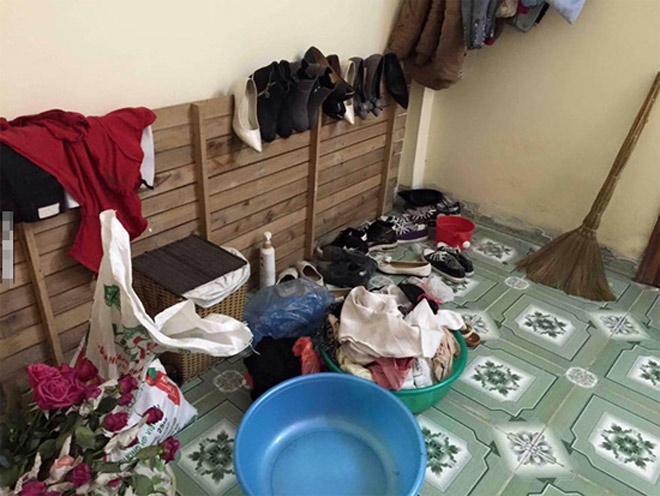 noi am anh gai xinh o ban den boc mui hinh anh 4
