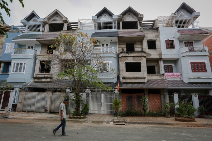 Biệt thự tiền tỷ hoang phế giữa Sài Gòn