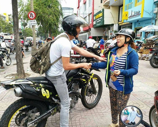 Soái ca bắt cướp giữa Sài Gòn làm xao xuyến cộng đồng mạng - Ảnh 1.