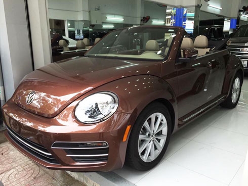 volkswagen-beetle-convertible-mui-tran-gia-gan-2-ty-tai-viet-nam