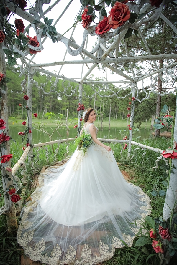 bao-duy-khoe-anh-cuoi-lang-man-o-da-lat-voi-nguoi-vo-thu-ba-8