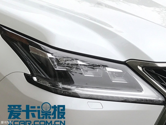 Bắt gặp SUV hạng sang Lexus LX570 Superior mới trên đường phố - Ảnh 2.