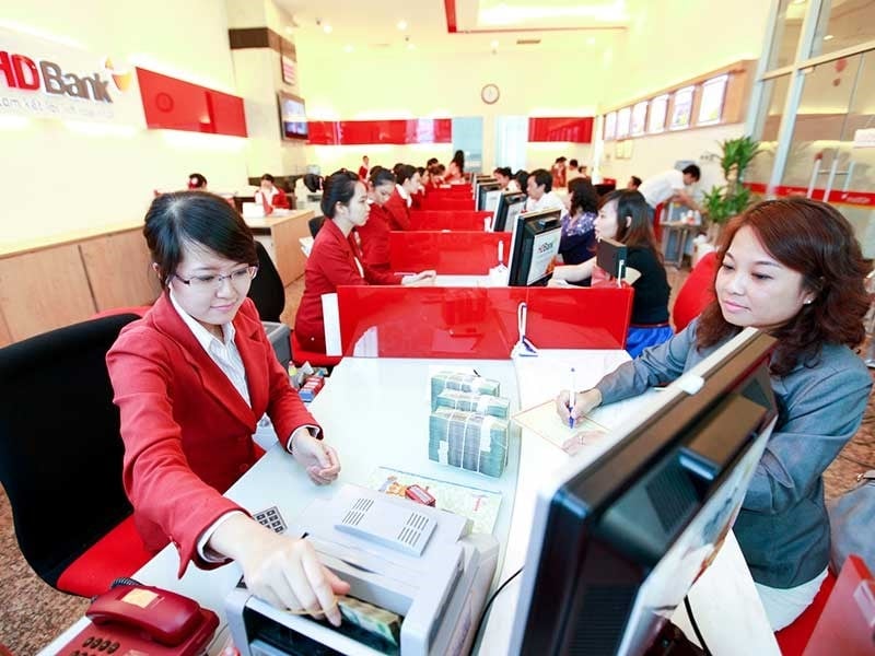 Đánh thuế nặng người vay tiền nhiều - ảnh 1