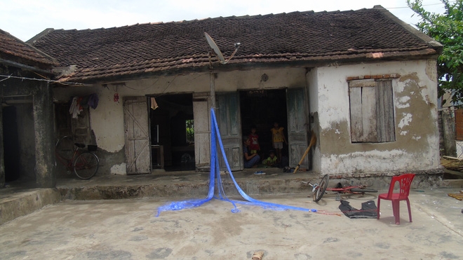 Mẹ mải mê chạy theo tình mới bỏ mặc 3 con thơ ngày ngày ra ngõ gào khóc ngóng trông mẹ - Ảnh 6.