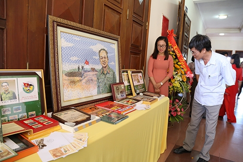 phat-hanh-bo-tem-dac-biet-ve-dai-tuong-vo-nguyen-giap-1