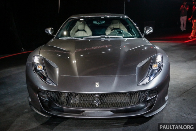 Siêu xe Ferrari 812 Superfast chính thức trình làng tại Đông Nam Á với giá chưa thuế 8,38 tỷ Đồng - Ảnh 2.