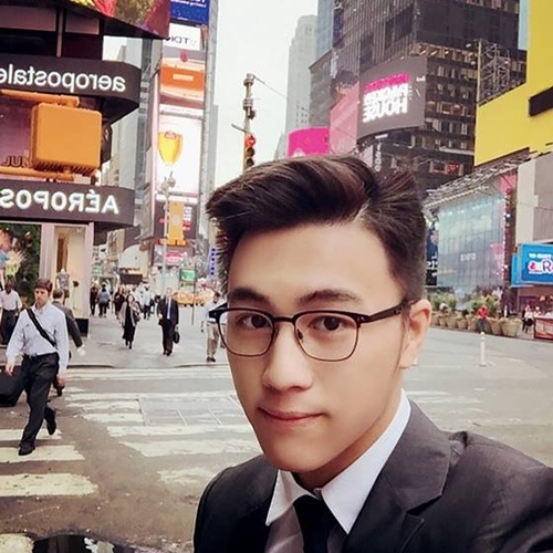 Thiếu gia đẹp trai và cực kỳ giỏi của ông trùm cờ bạc Macau hình ảnh 1 thieu gia dep trai va cuc ky gioi cua ong trum co bac macau hinh anh 1
