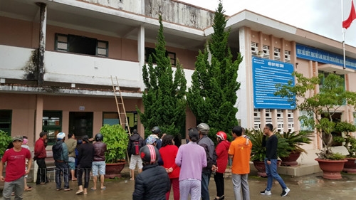 Sập sàn trường học, 10 học sinh bị thương - ảnh 5