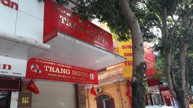 vu trom la o tiem vang ha tinh: day thay mat vang, cua khong bi cay hinh anh 2