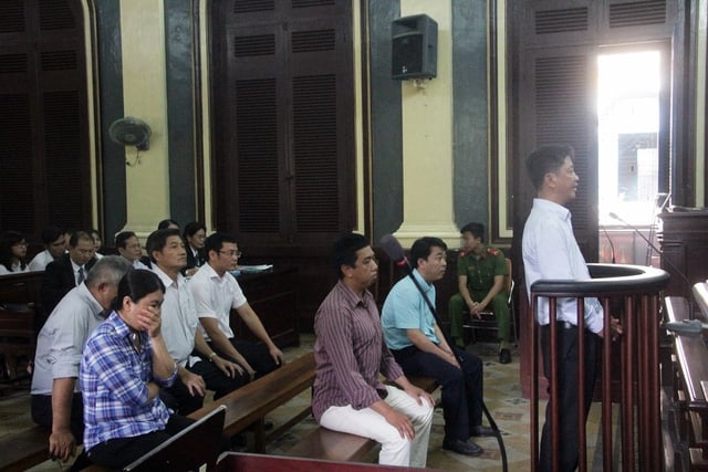 Các bị cáo tại phiên tòa.