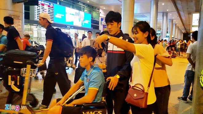 Xuan Truong day xe lan cho Duy Manh ngay ve nuoc hinh anh 1
