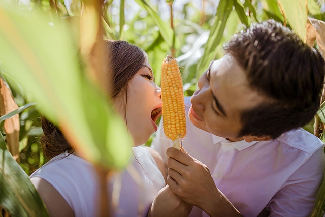 Phương Vũ chia sẻ: “Biết là thích rồi nhưng làm sao nói ra được. Nên lúc anh rời trường cấp 3, trong lòng mình dâng trào niềm tiếc nuối khó tả.