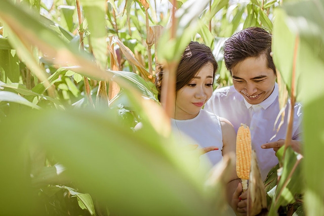 “Anh cần em”, đó là lời tỏ tình không màu mè, hoa mỹ nhưng lại hết sức chân thành, ấp ủ suốt thời gian tưởng như lạc nhau mãi mãi của Thanh Huy dành cho người con gái anh yêu. Kể từ khoảnh khắc đó họ yêu xa hơn 1000 cây số nhưng vẫn luôn dành cho nhau những quan tâm tâm ngọt ngào.