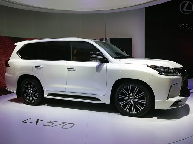 Chuyên cơ mặt đất Lexus LX570 Superior chính thức ra mắt châu Á, giá từ 5 tỷ Đồng - Ảnh 8.